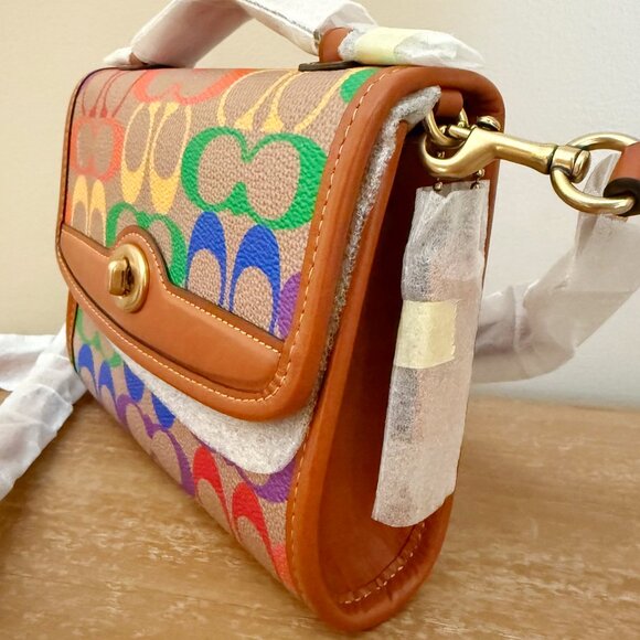 Nwt Coach Pride Kip Turnlock Crossbody In Rainbow Signature Canvas - Picture 4 of 8